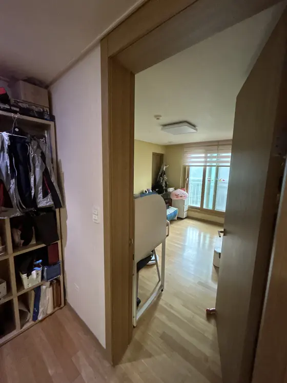 산본 삼성래미안 문틀 몰딩 수리 작업 후 실제 사진